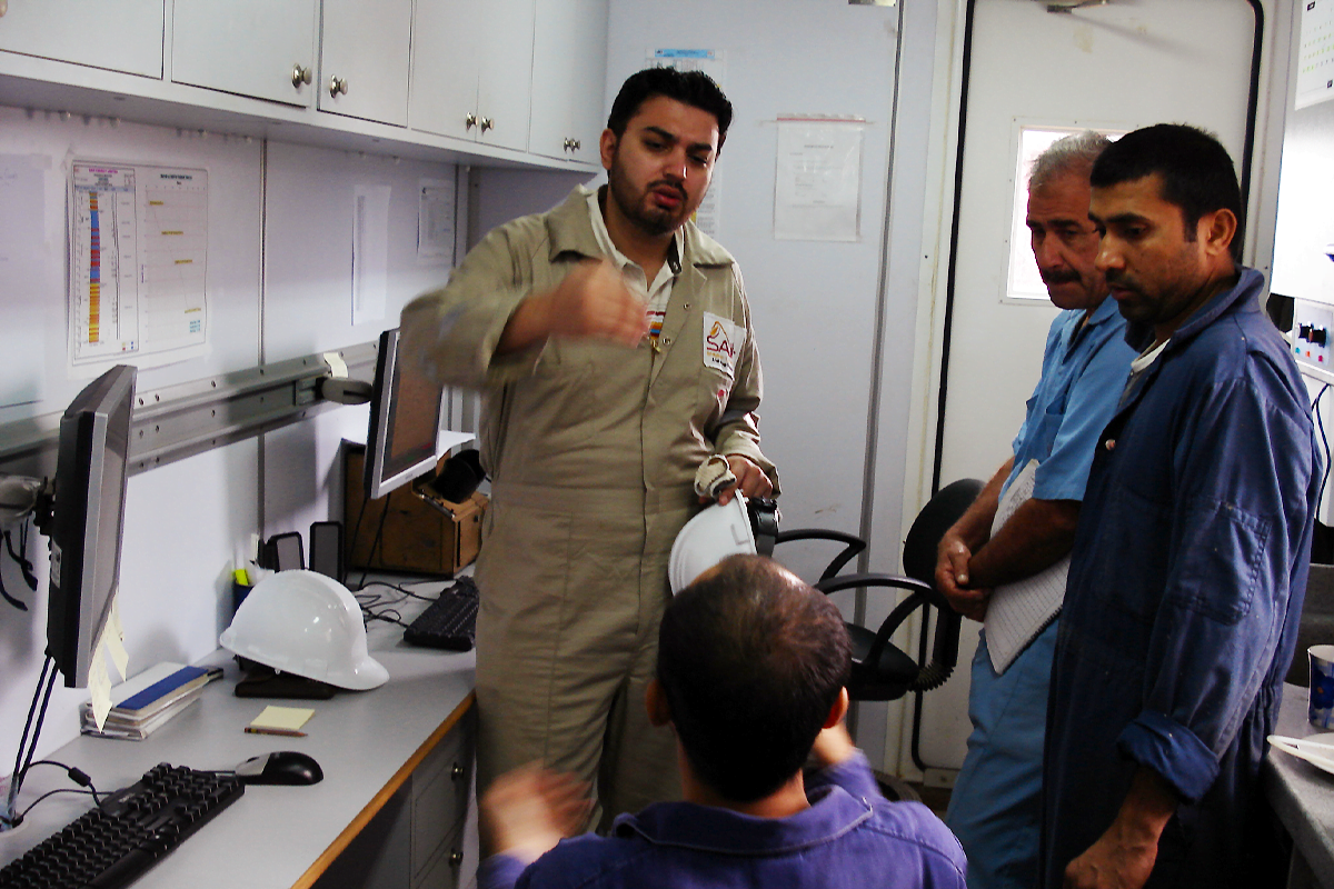 CEO Saif Energy Limited, Jehangir Saifullah Khan Discussing oil and gas shows with mud logging Team at Drilling site