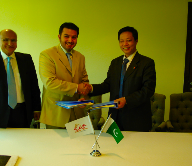 Jehangir Saifullah Khan Signing Agreement for Oil and Gas Drilling with Greatwall Drilling Company